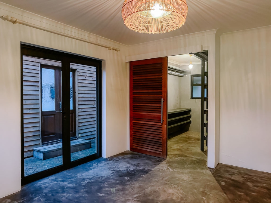 To Let 4 Bedroom Property for Rent in Kommetjie Western Cape